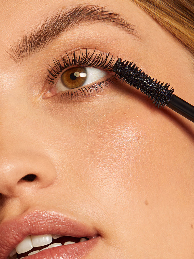 1200x1600_Fullest__0002_06_POPPY_FULLEST_MASCARA_APPLICATION_0412-r2_7365156c-8fcd-4854-8e75-595219de68c1.jpg